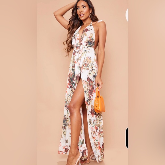 PrettyLittleThing Dresses & Skirts - PRETTY LITTLE THING Maxi/Halter/Backless Dress size 6, Front Slit White/Floral